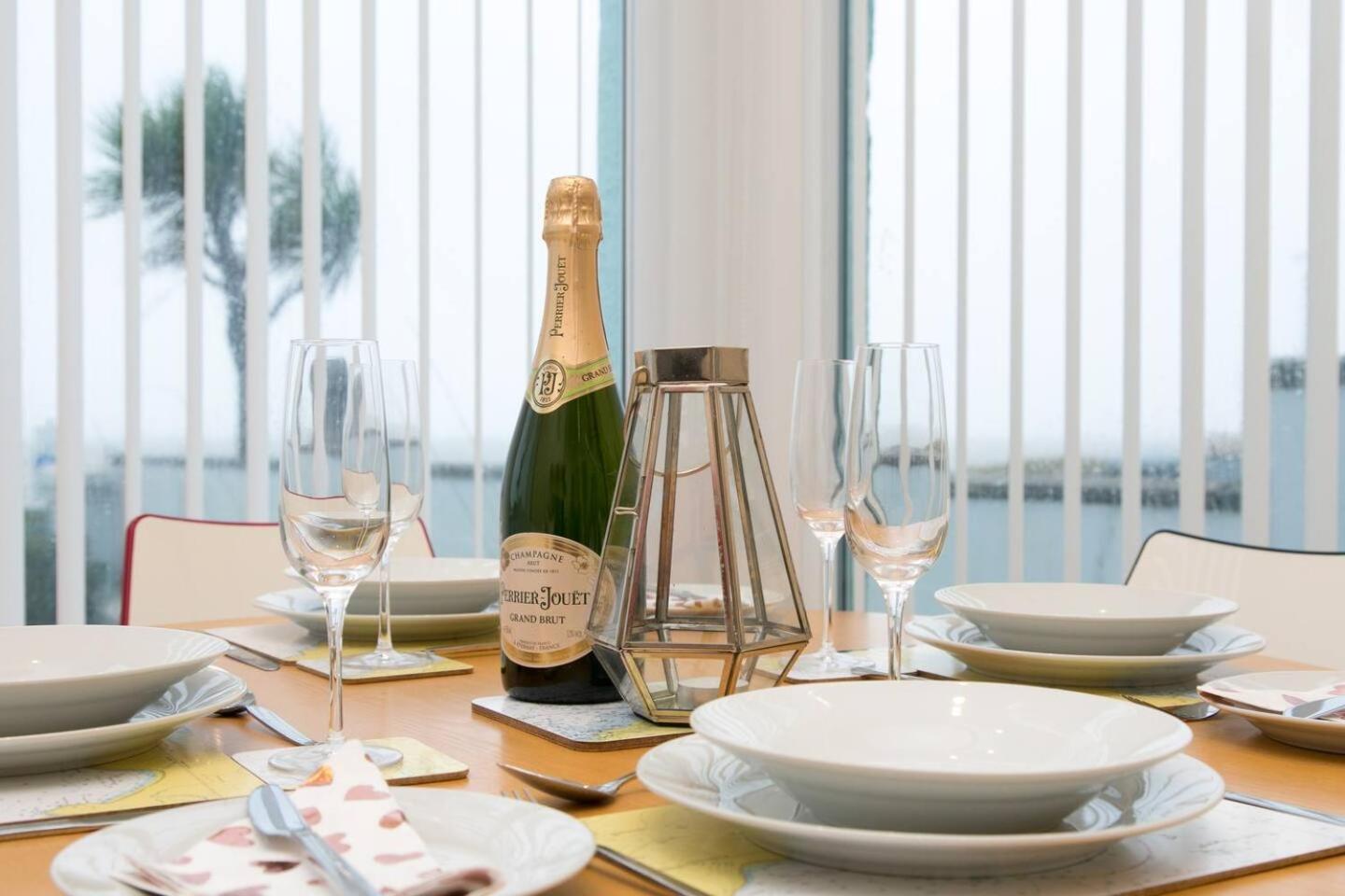 Pass The Keys Hafan Stylish 2 Bedroom Sea View Apartment Pwllheli Eksteriør billede