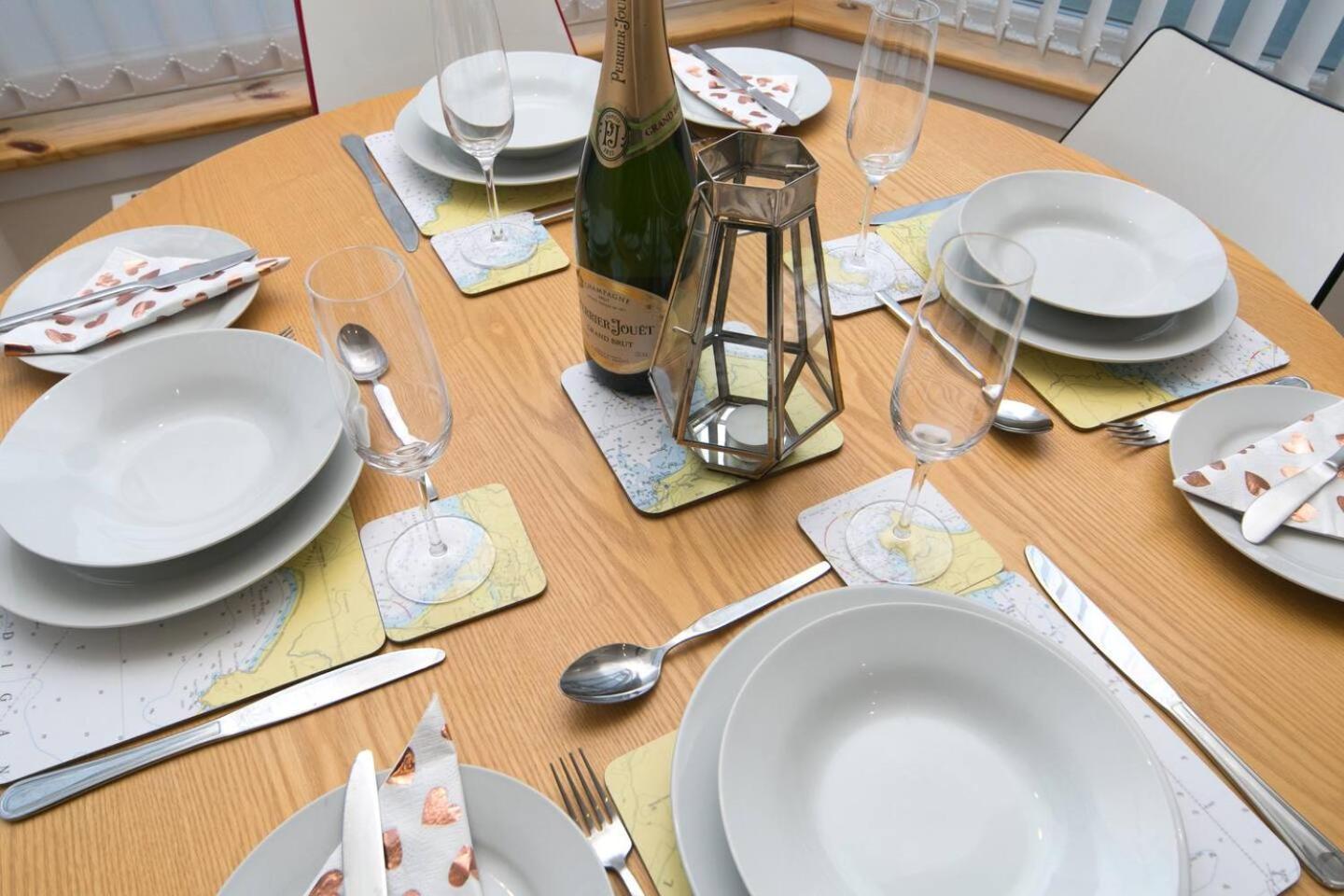 Pass The Keys Hafan Stylish 2 Bedroom Sea View Apartment Pwllheli Eksteriør billede