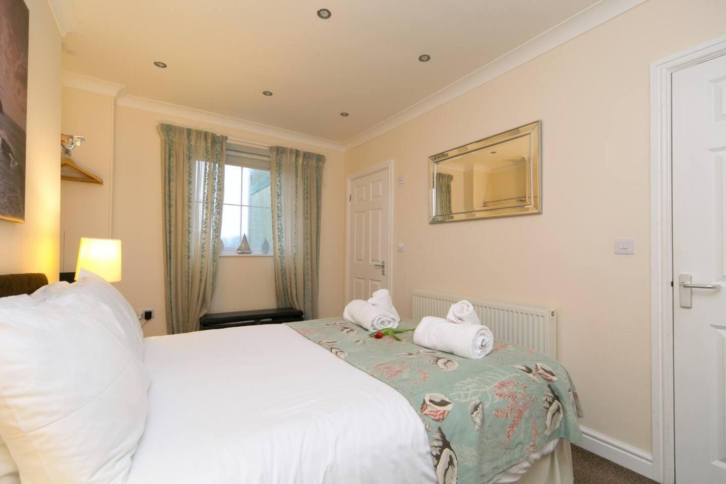 Pass The Keys Hafan Stylish 2 Bedroom Sea View Apartment Pwllheli Eksteriør billede